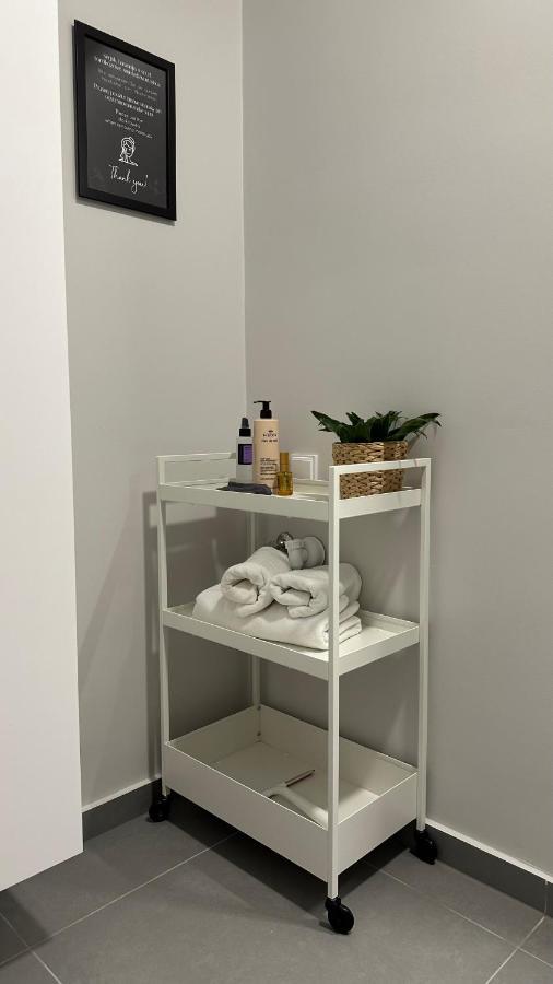 Linden Apartman 002 - Adults Only Mosonmagyaróvár Kültér fotó
