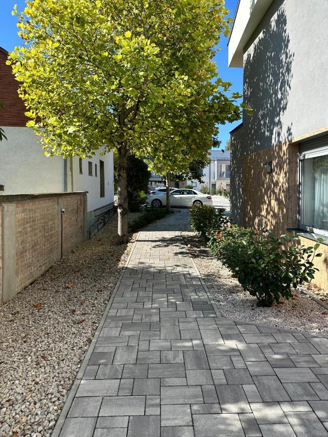 Linden Apartman 002 - Adults Only Mosonmagyaróvár Kültér fotó