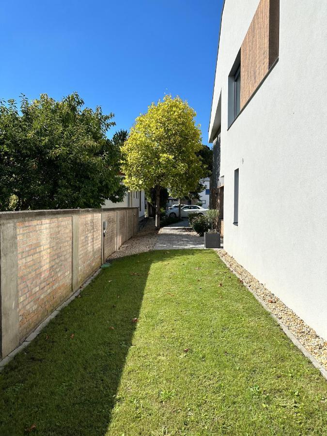 Linden Apartman 002 - Adults Only Mosonmagyaróvár Kültér fotó