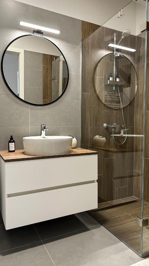 Linden Apartman 002 - Adults Only Mosonmagyaróvár Kültér fotó