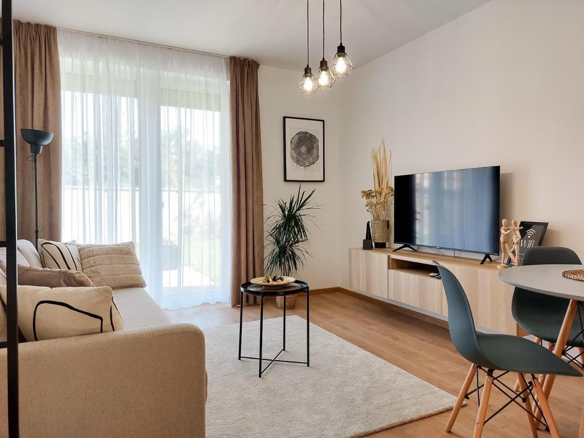 Linden Apartman 002 - Adults Only Mosonmagyaróvár Kültér fotó